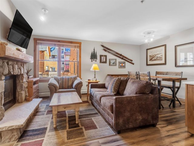 100 Dercum Square 8337 photo 8