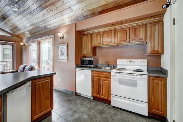 120 E La Bonte Street 306 photo 34