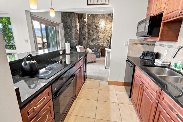 120 E La Bonte Street 306 photo 7