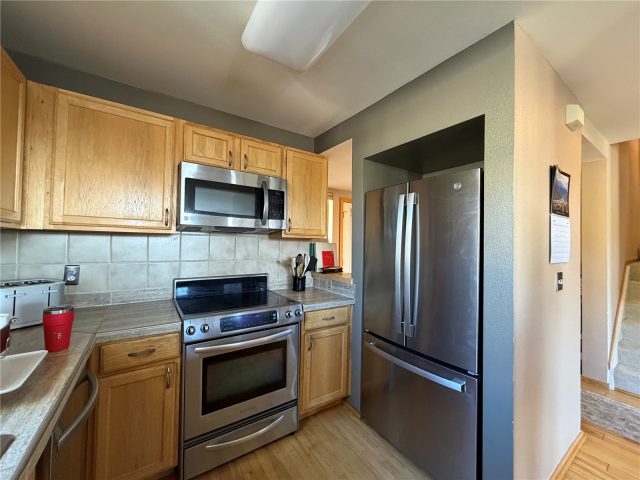 41 Deborah Lane D photo 6