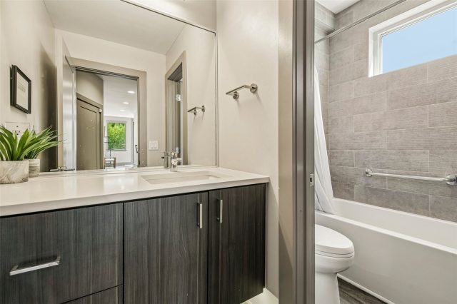 184 Caravelle Drive 20 photo 17