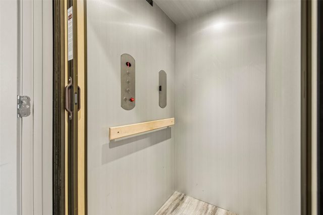 184 Caravelle Drive 20 photo 19
