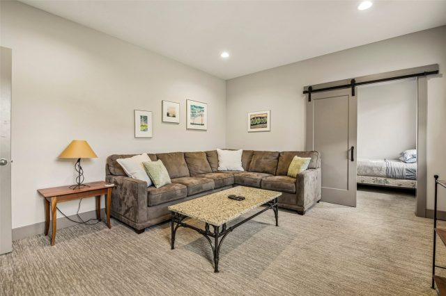 184 Caravelle Drive 20 photo 21