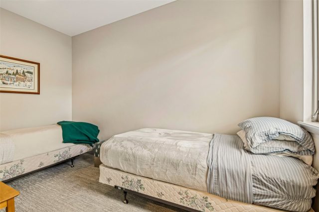 184 Caravelle Drive 20 photo 22