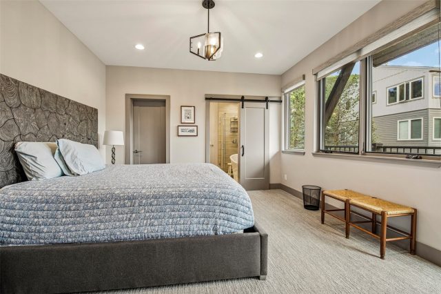 184 Caravelle Drive 20 photo 24