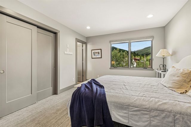 184 Caravelle Drive 20 photo 29