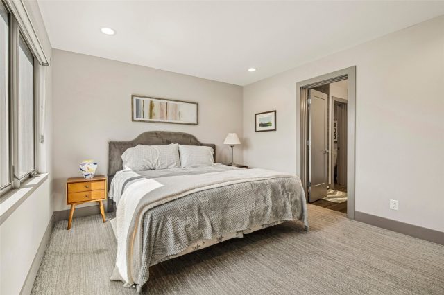 184 Caravelle Drive 20 photo 33