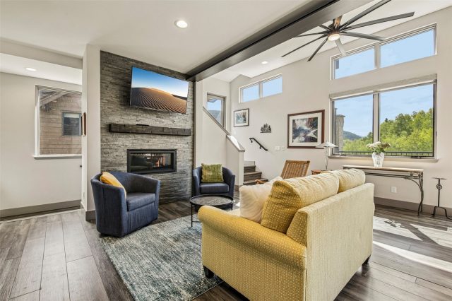 184 Caravelle Drive 20 photo 7