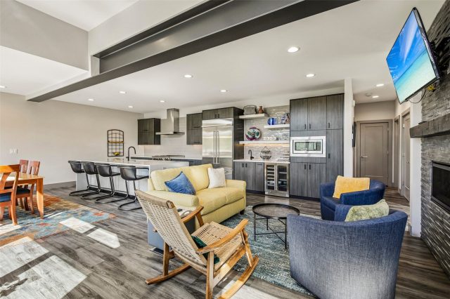 184 Caravelle Drive 20 photo 9