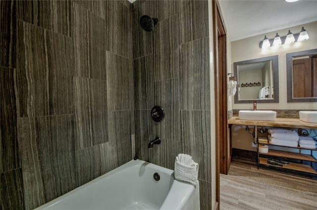 535 S Park Avenue 412 photo 12