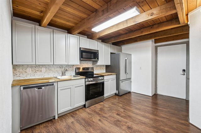 8100 Ryan Gulch Road 305 photo 6
