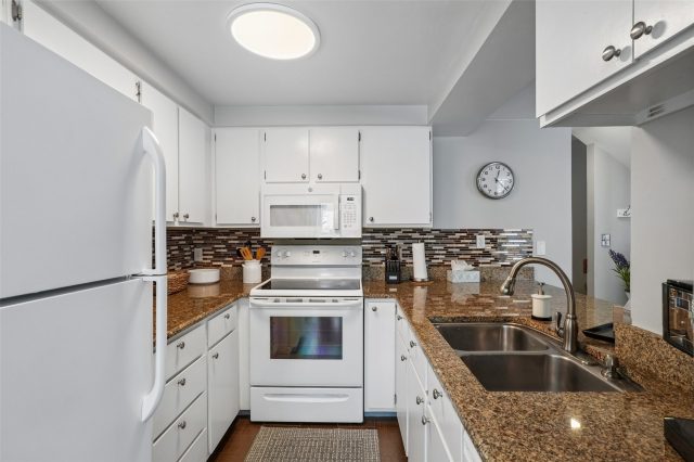 309 Creekside Drive photo 14
