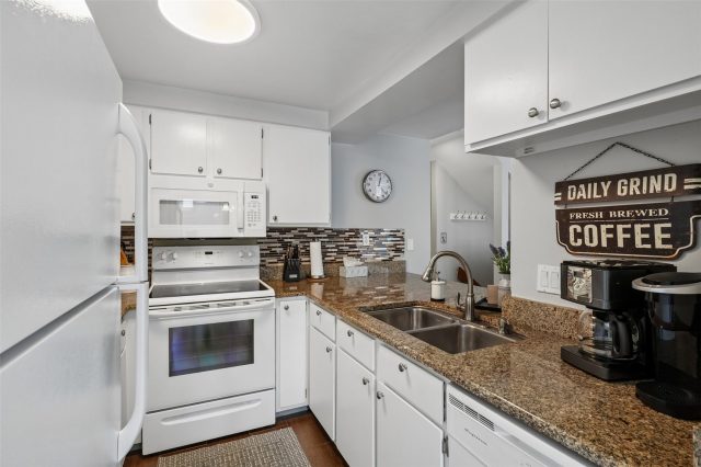 309 Creekside Drive photo 15