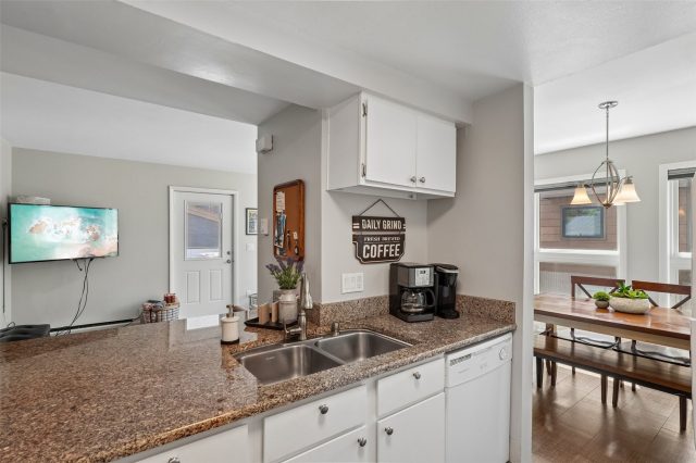309 Creekside Drive photo 16
