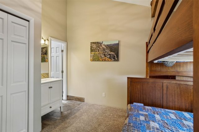 309 Creekside Drive photo 34