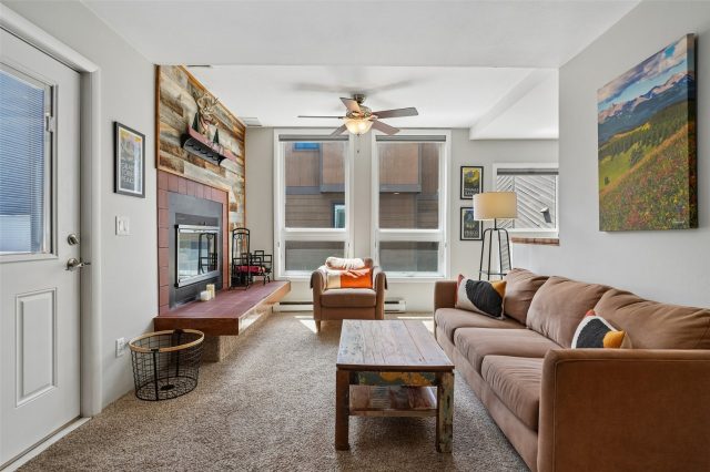 309 Creekside Drive photo 6