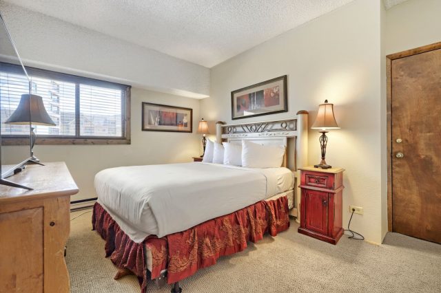 555 S Park Avenue 2205 photo 11