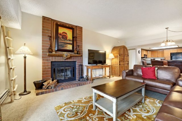 555 S Park Avenue 2205 photo 2