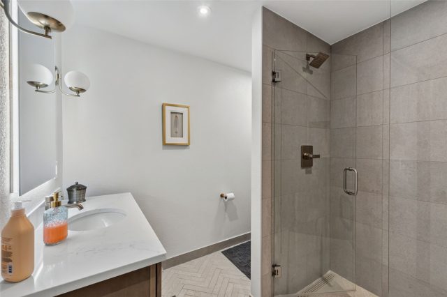 28 Spruce Circle photo 35