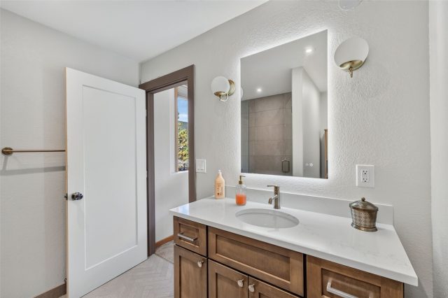 28 Spruce Circle photo 36