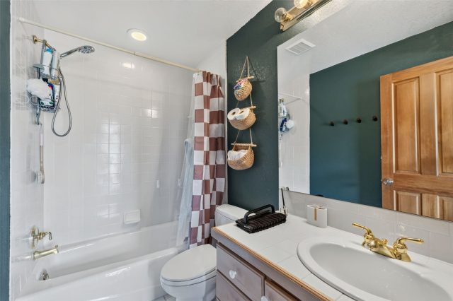 28 Spruce Circle photo 41