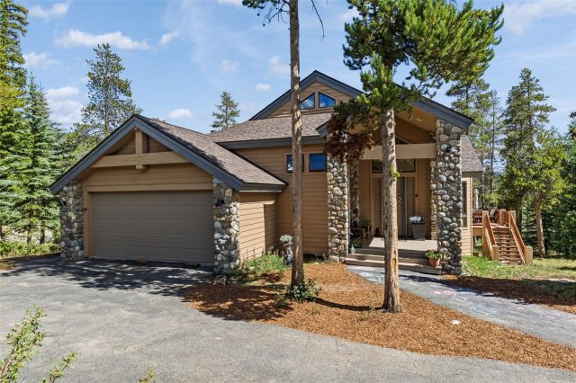 28 Spruce Circle photo 4