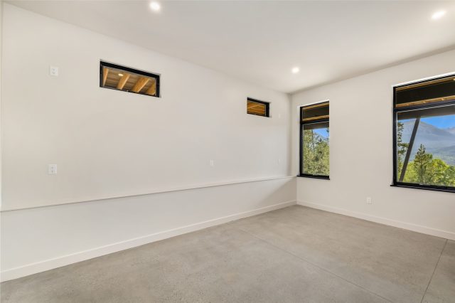 680 Lakeview Circle photo 37