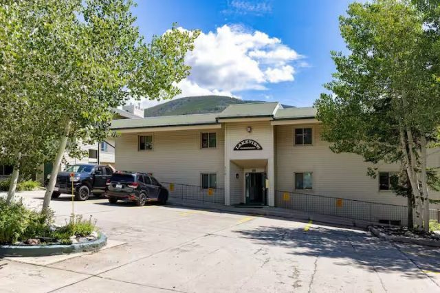 370 E La Bonte Street 101 photo 15