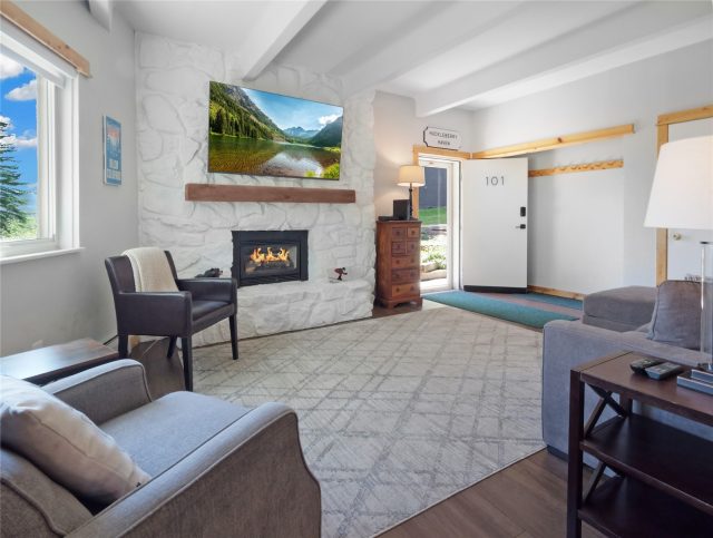 370 E La Bonte Street 101 photo 3