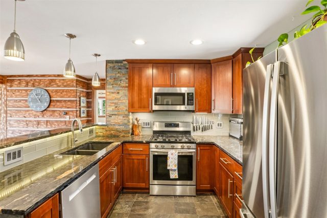 382 Hummingbird Circle photo 16
