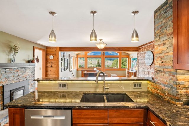 382 Hummingbird Circle photo 18