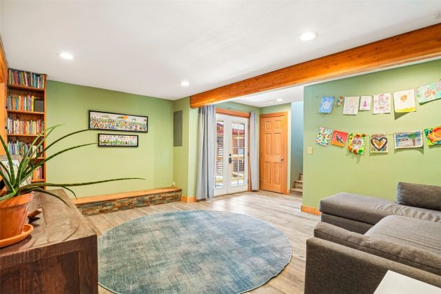 382 Hummingbird Circle photo 24