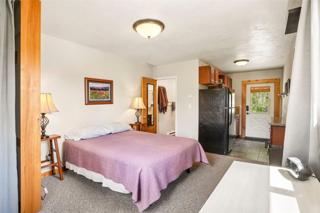 382 Hummingbird Circle photo 32