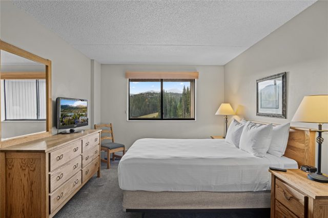 631 Village Road 33390 photo 16