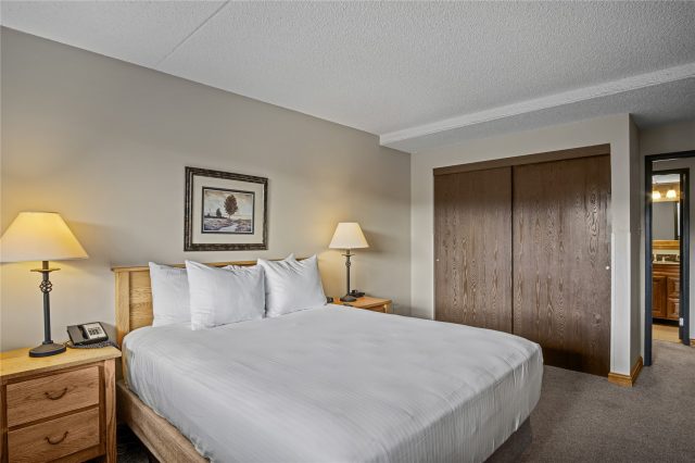631 Village Road 33390 photo 18