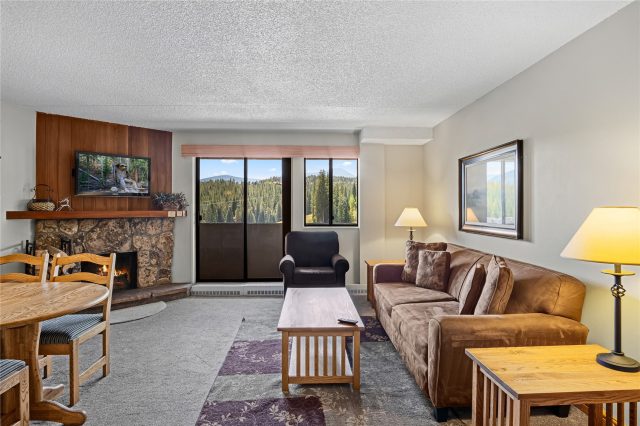 631 Village Road 33390 photo 3
