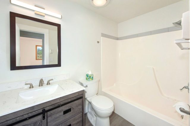 258 Cove Boulevard 11 photo 23