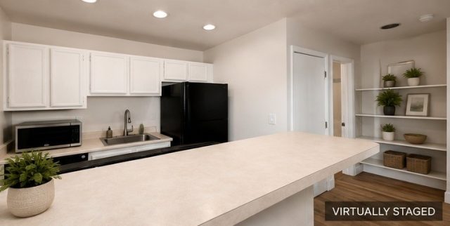 258 Cove Boulevard 11 photo 3