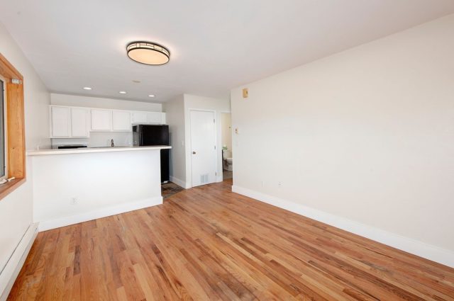 258 Cove Boulevard 11 photo 5