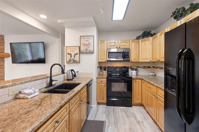 4020 Silverheels Drive 9 photo 11