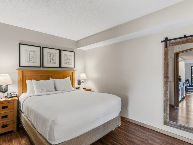 640 Village Road 4323 photo 7