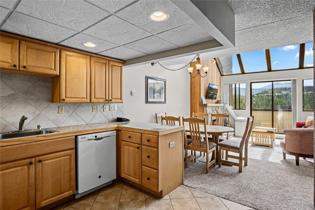 631 Village Road 38420 photo 12