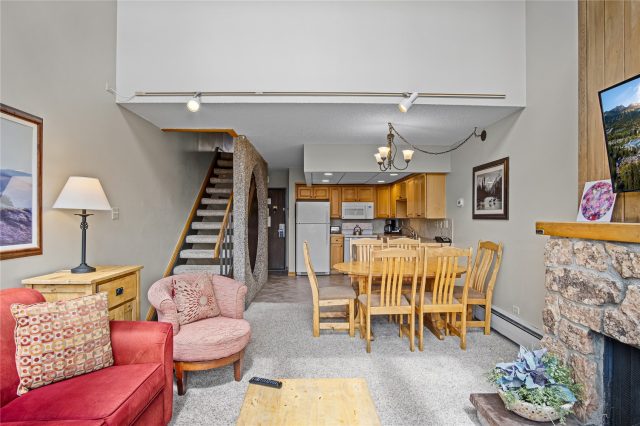 631 Village Road 38420 photo 4