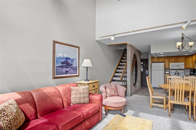 631 Village Road 38420 photo 5