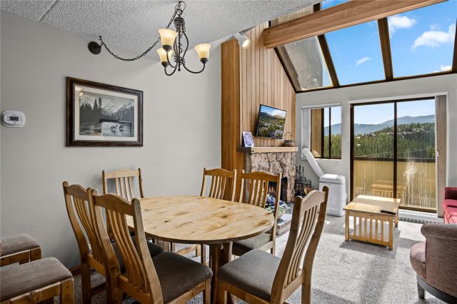 631 Village Road 38420 photo 9