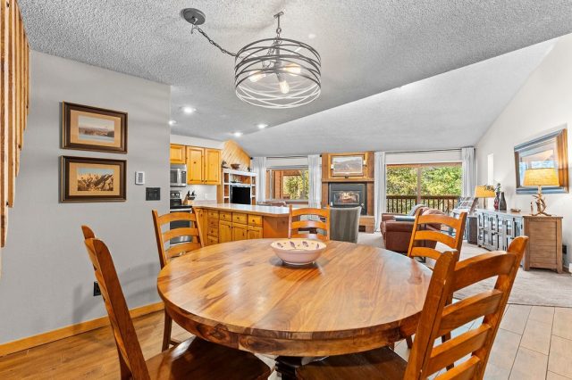 405 Four Oclock Road F photo 10