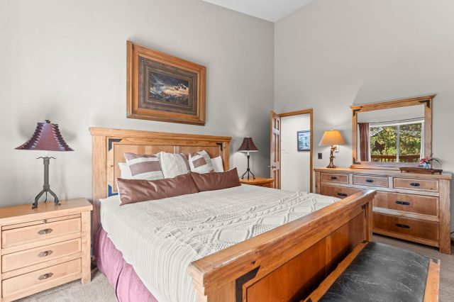 405 Four Oclock Road F photo 19