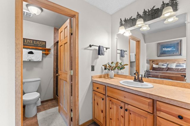 405 Four Oclock Road F photo 25