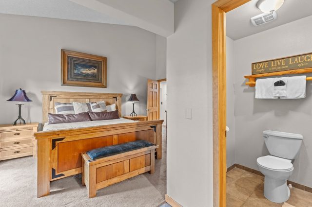 405 Four Oclock Road F photo 27