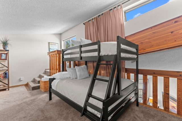 405 Four Oclock Road F photo 33
